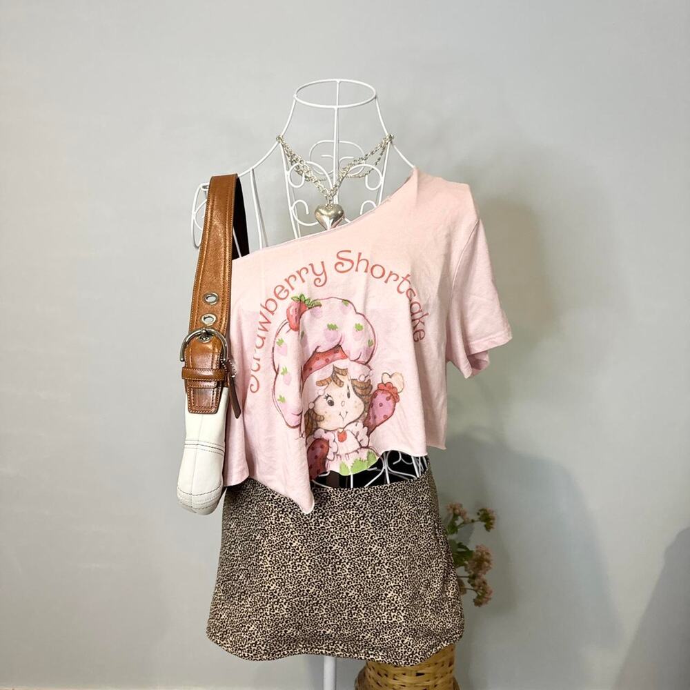 The cutest vintage y2k strawberry shortcake off the shoulder top